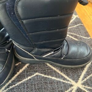 Lands' End kids Navy Snow Boots